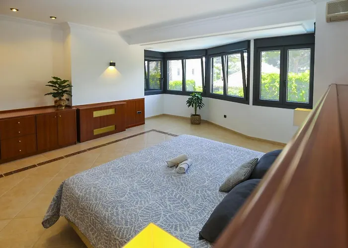 Villa Ibiza Planetcostadorada Cambrils